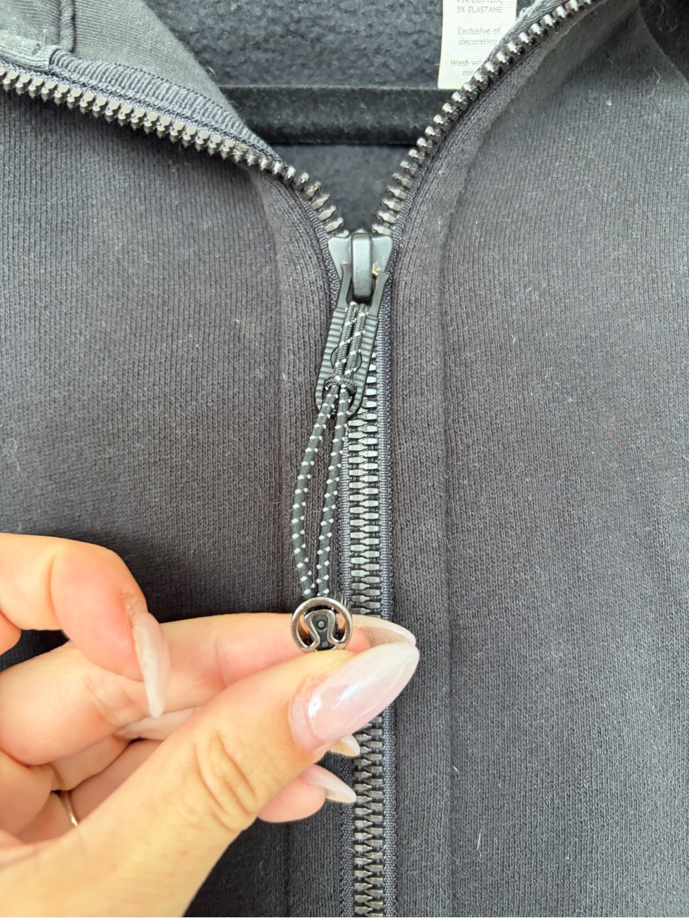 Lululemon Cropped Scuba Hoodie Zip Up Jacket Black Size 4 - Picture 4 of 9